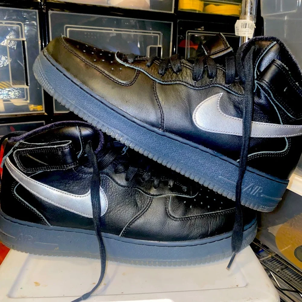 Nike Air Force 1 mids - Picture 1 of 3